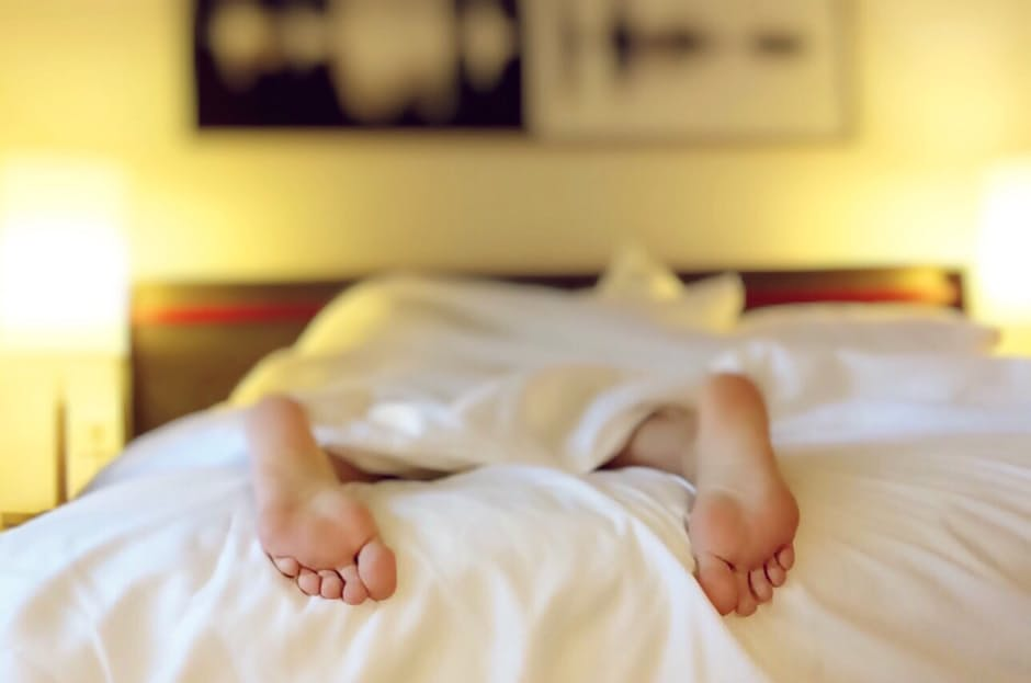 3 Reasons Why You Should Sleep Alone In Bed Khaleej Mag