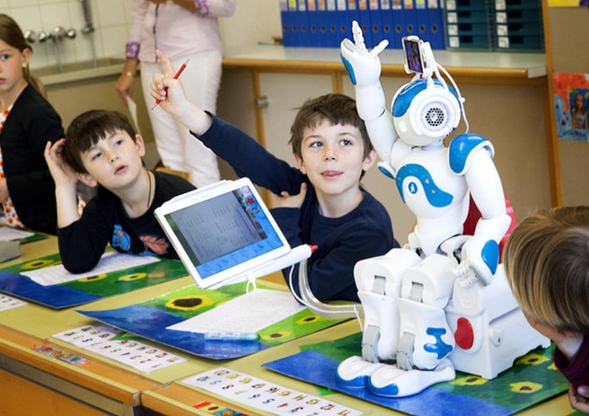 5 Tips for Helping Kids Learn About Coding and Robotics | Khaleej Mag